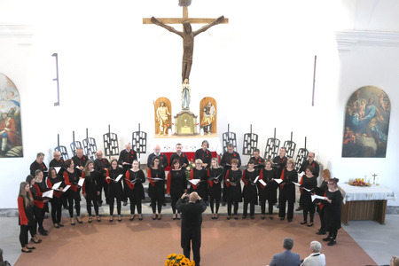 Letni koncert Komorni zbor Fran Gerbič, gostje MePZ Postojna 15 Foto Ljubo Vukelič